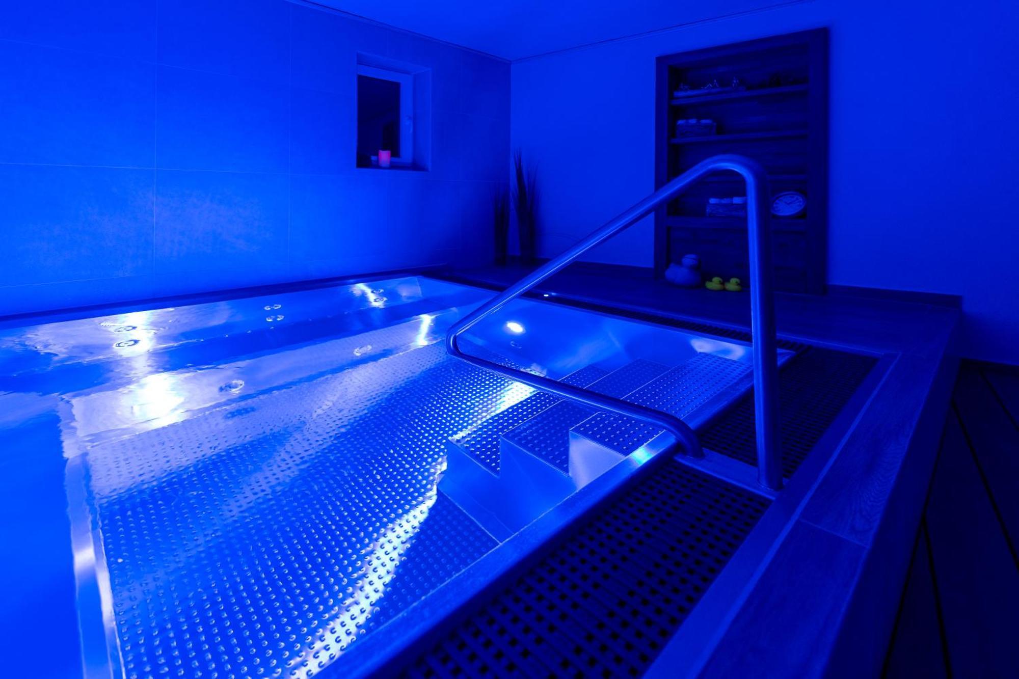 Wellness Pension Koliba Komorní Lhotka Exterior foto