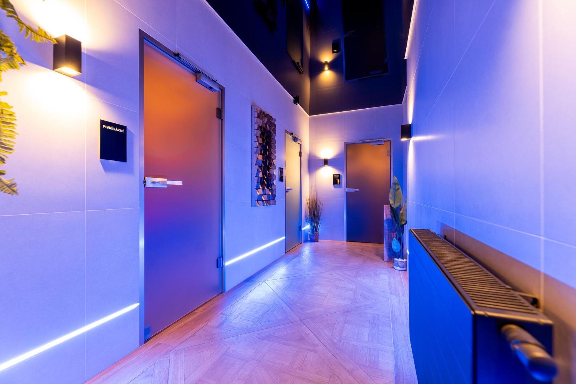 Wellness Pension Koliba Komorní Lhotka Exterior foto