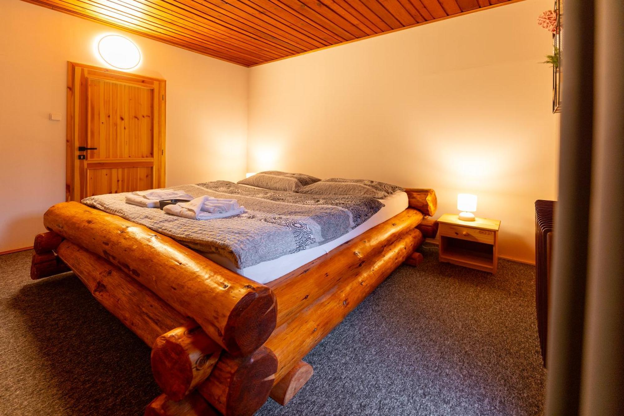 Wellness Pension Koliba Komorní Lhotka Zimmer foto